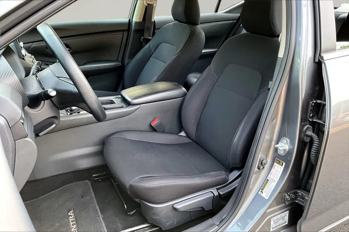 2024 Nissan Sentra S thumbnail 8