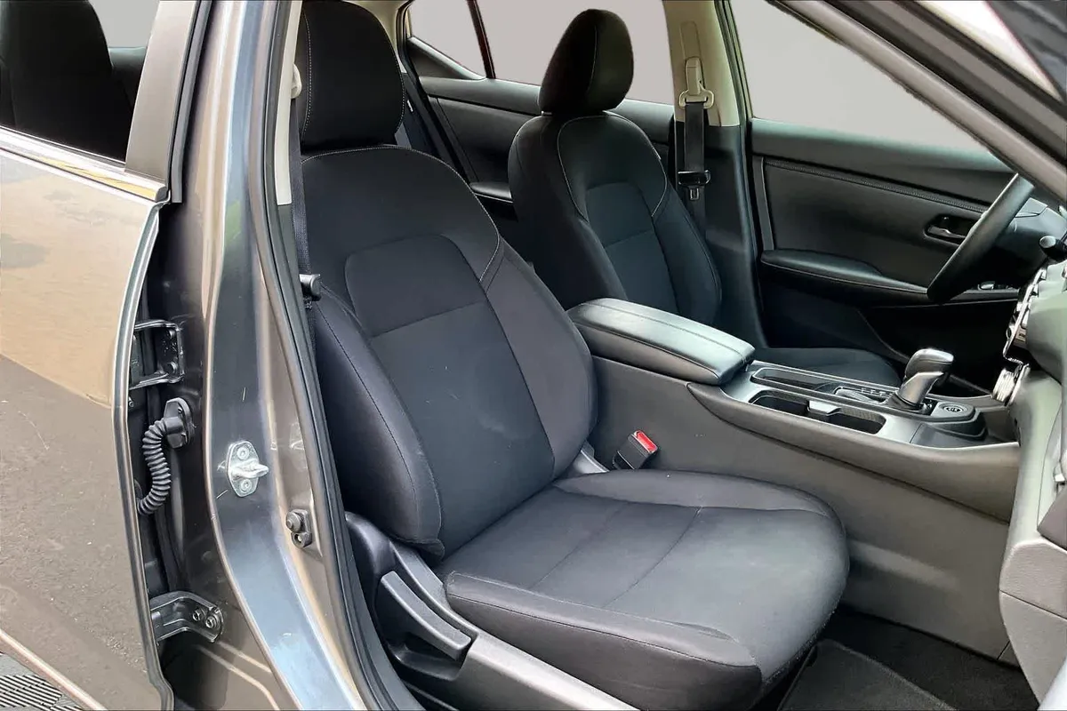 2024 Nissan Sentra S thumbnail 9
