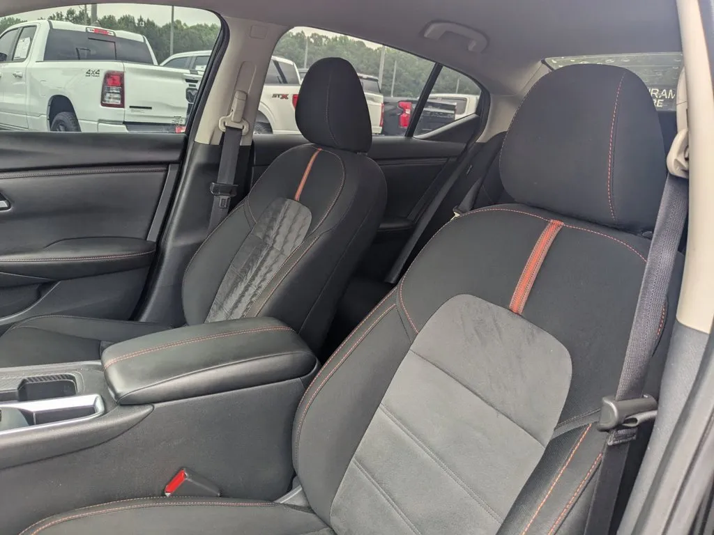 2024 Nissan Sentra SR thumbnail 14
