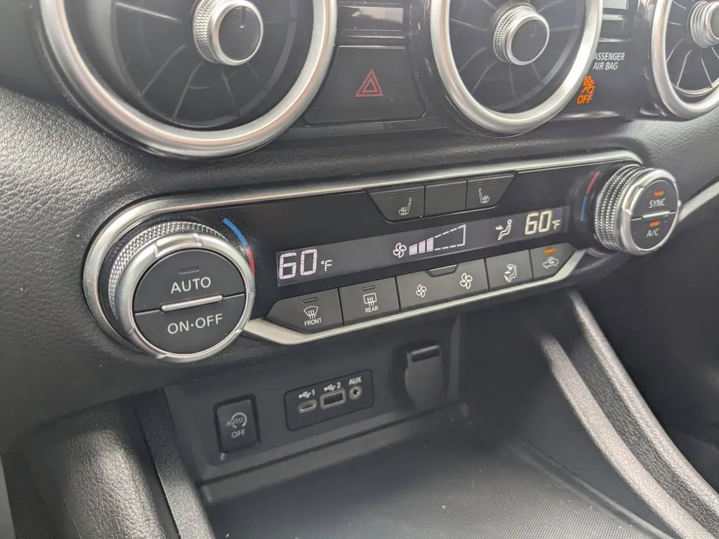 2024 Nissan Sentra SR thumbnail 17