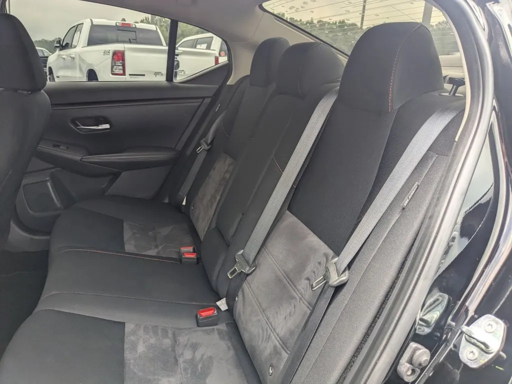 2024 Nissan Sentra SR thumbnail 23