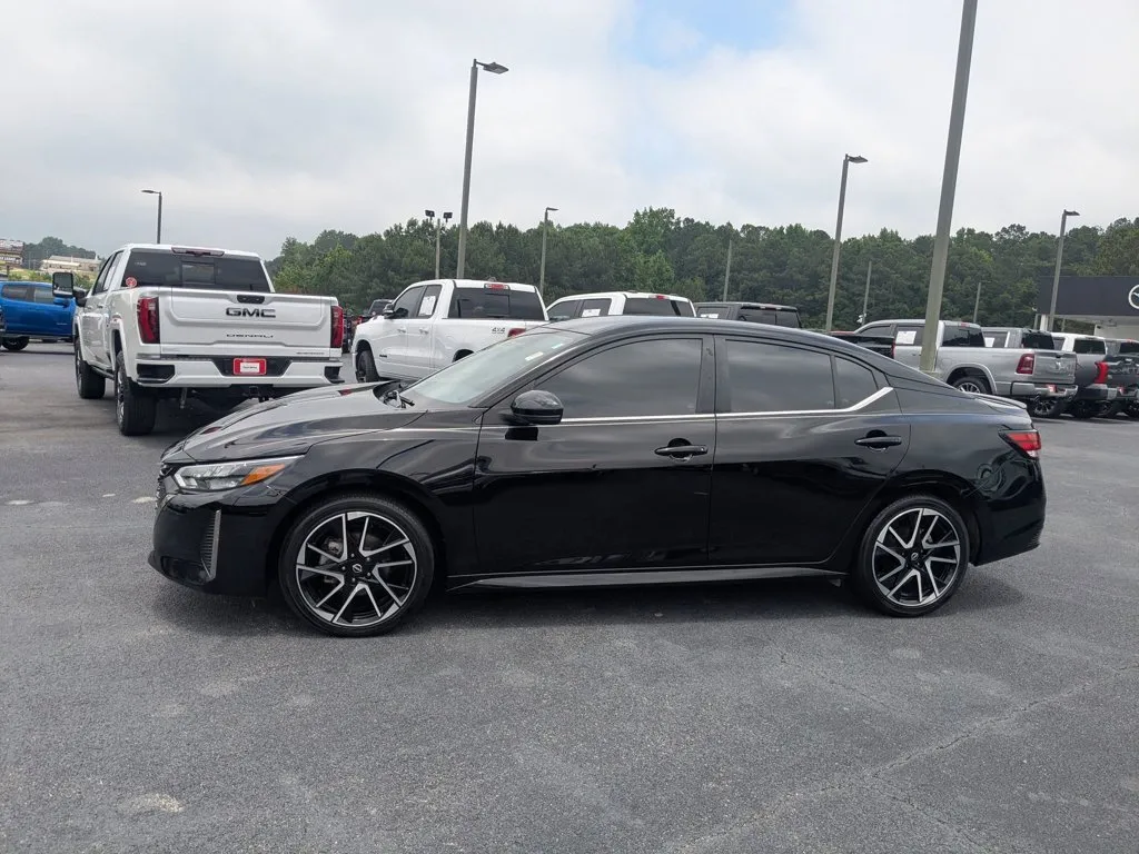 2024 Nissan Sentra SR thumbnail 8