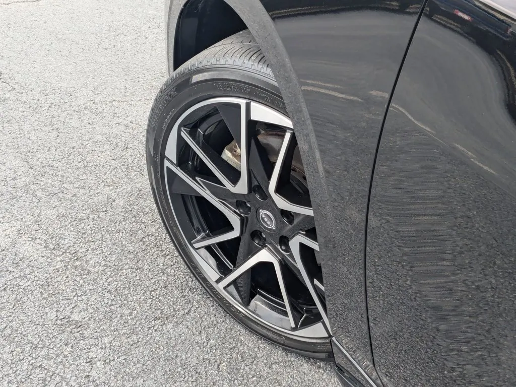 2024 Nissan Sentra SR thumbnail 9