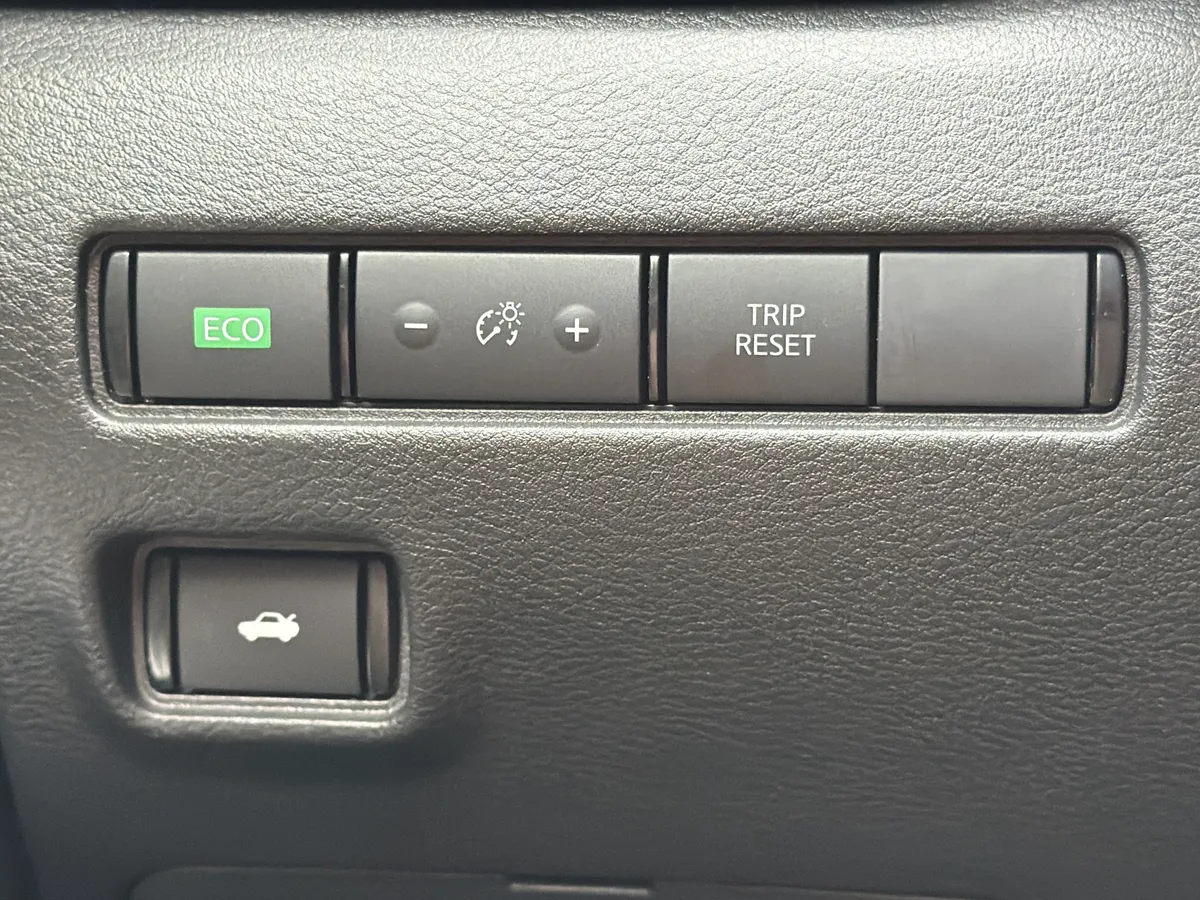 2024 Nissan Sentra SR thumbnail 13