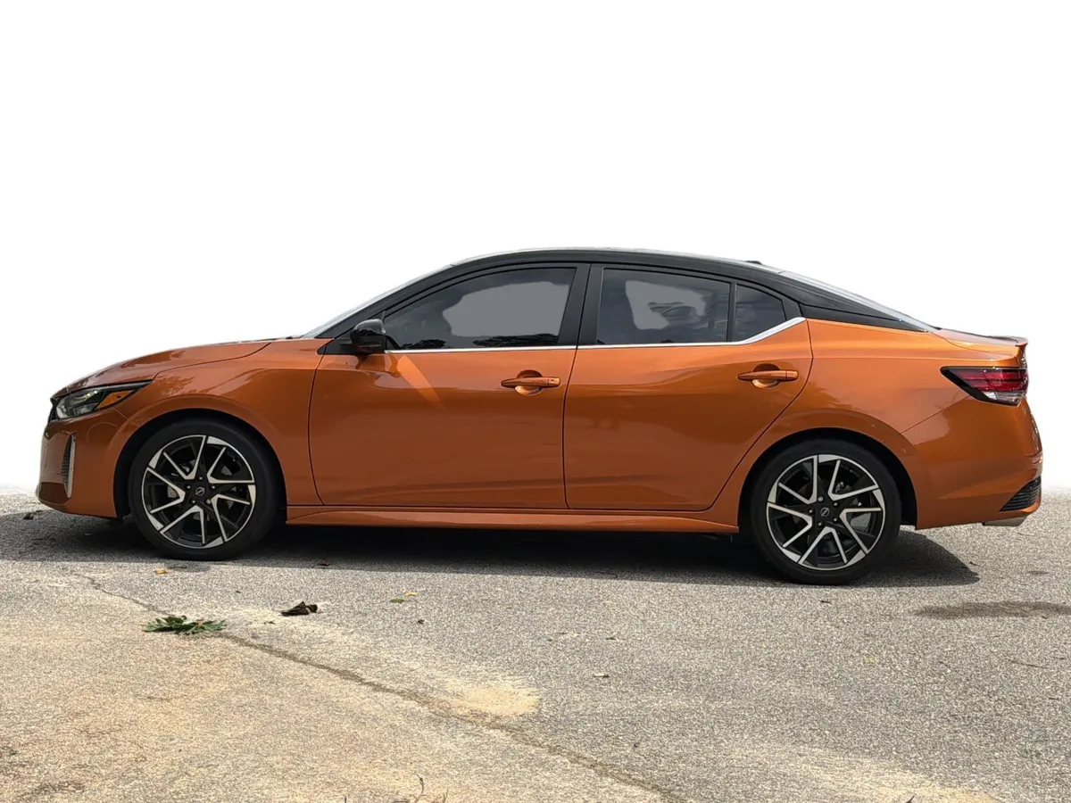 2024 Nissan Sentra SR thumbnail 23