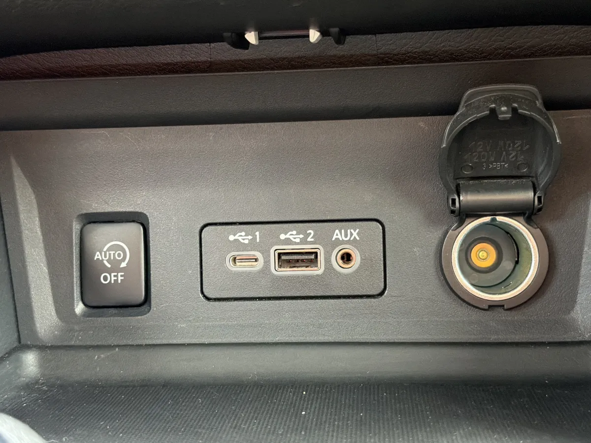 2024 Nissan Sentra SR thumbnail 9