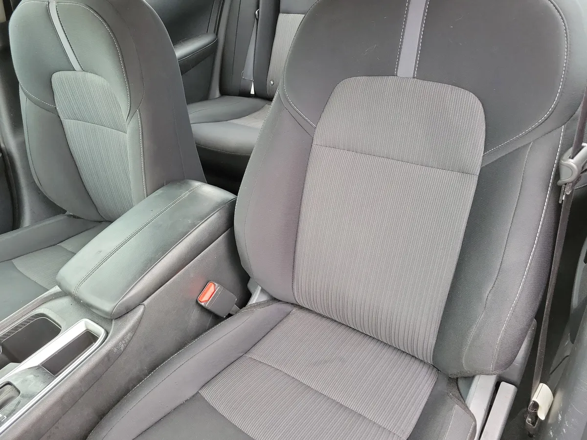 2024 Nissan Sentra SV thumbnail 11