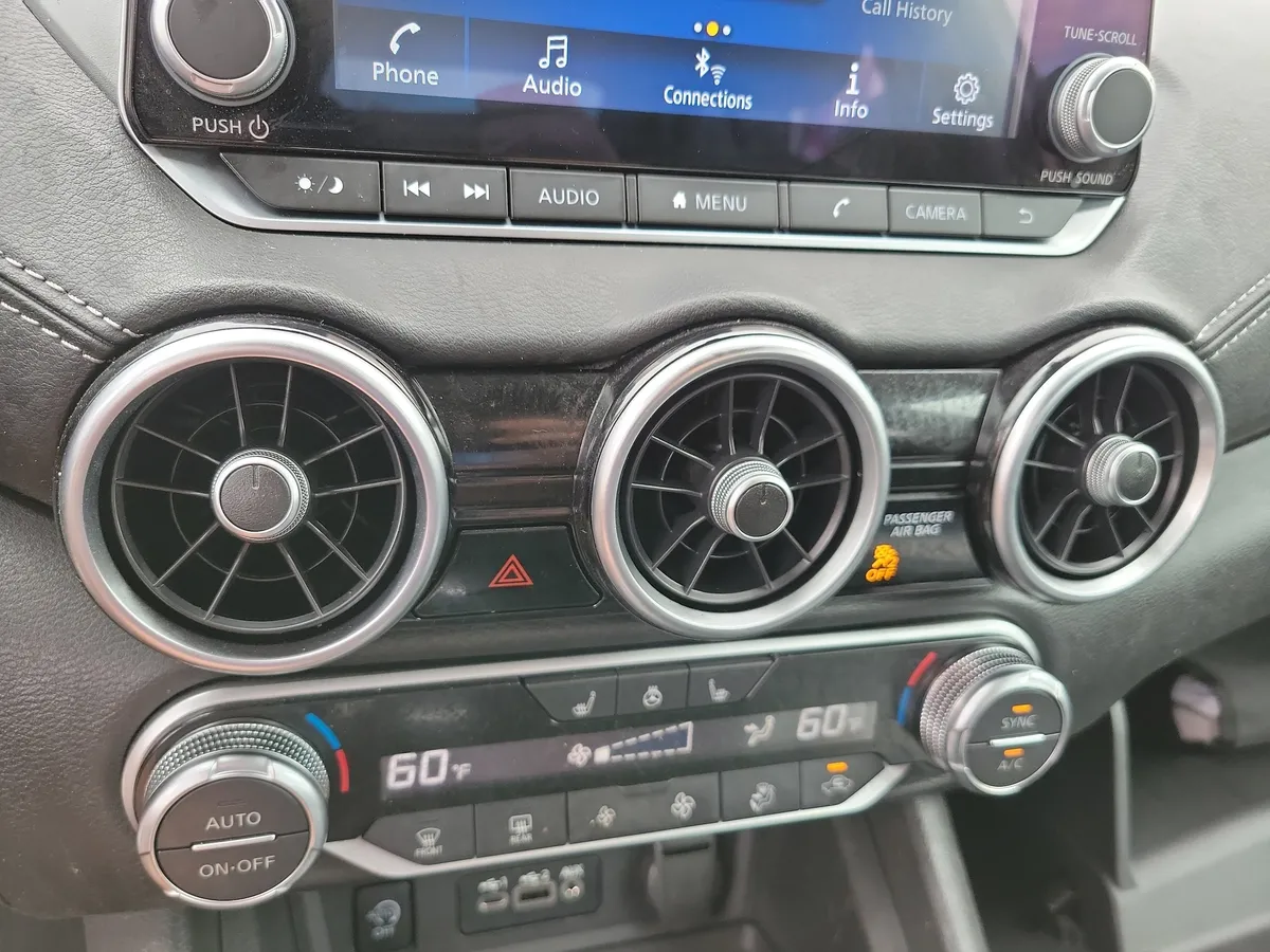 2024 Nissan Sentra SV thumbnail 17