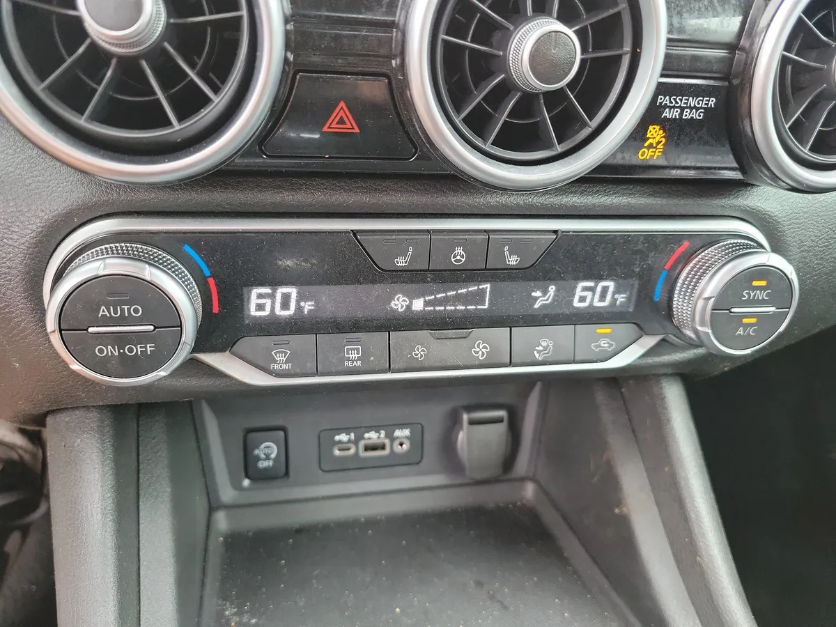 2024 Nissan Sentra SV thumbnail 18