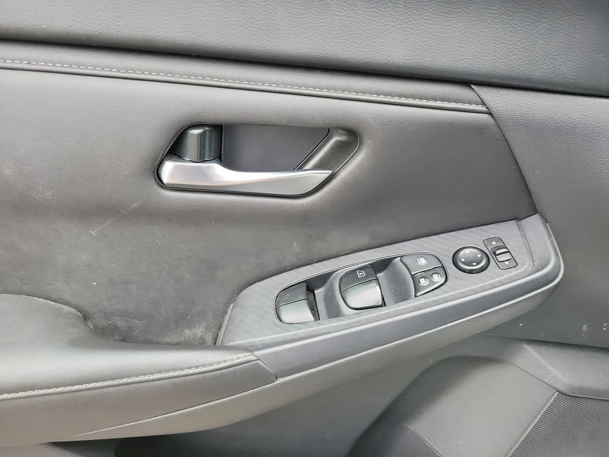 2024 Nissan Sentra SV thumbnail 22