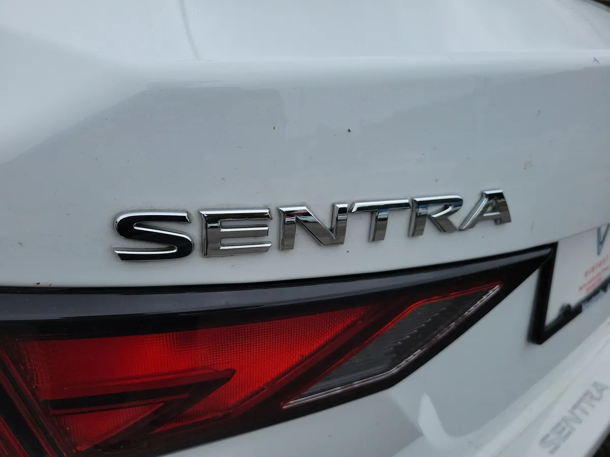 2024 Nissan Sentra SV thumbnail 25