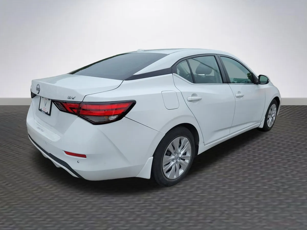2024 Nissan Sentra SV thumbnail 5