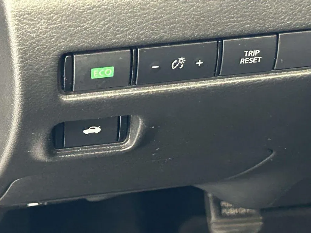 2024 Nissan Sentra SV thumbnail 18