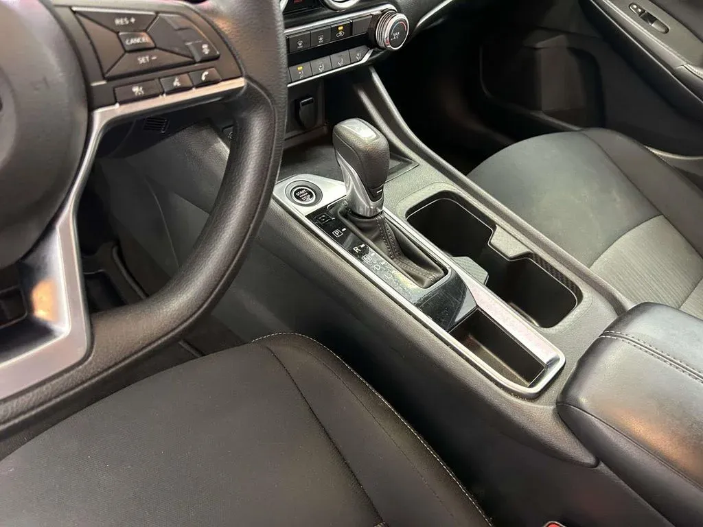 2024 Nissan Sentra SV thumbnail 20