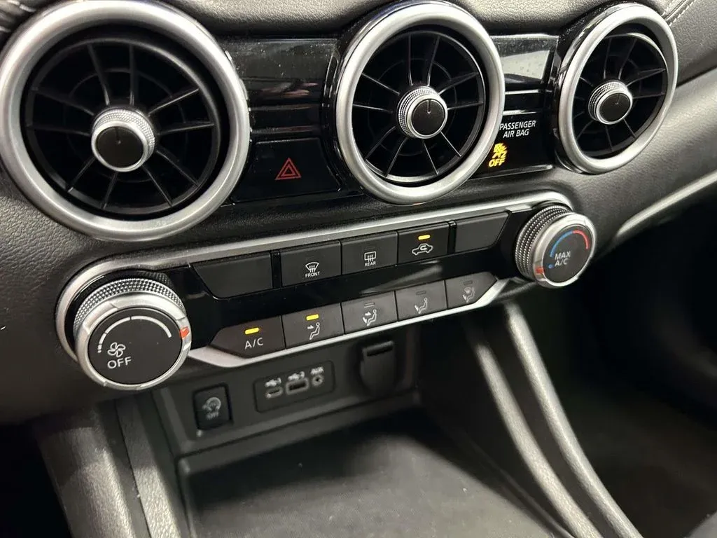 2024 Nissan Sentra SV thumbnail 23