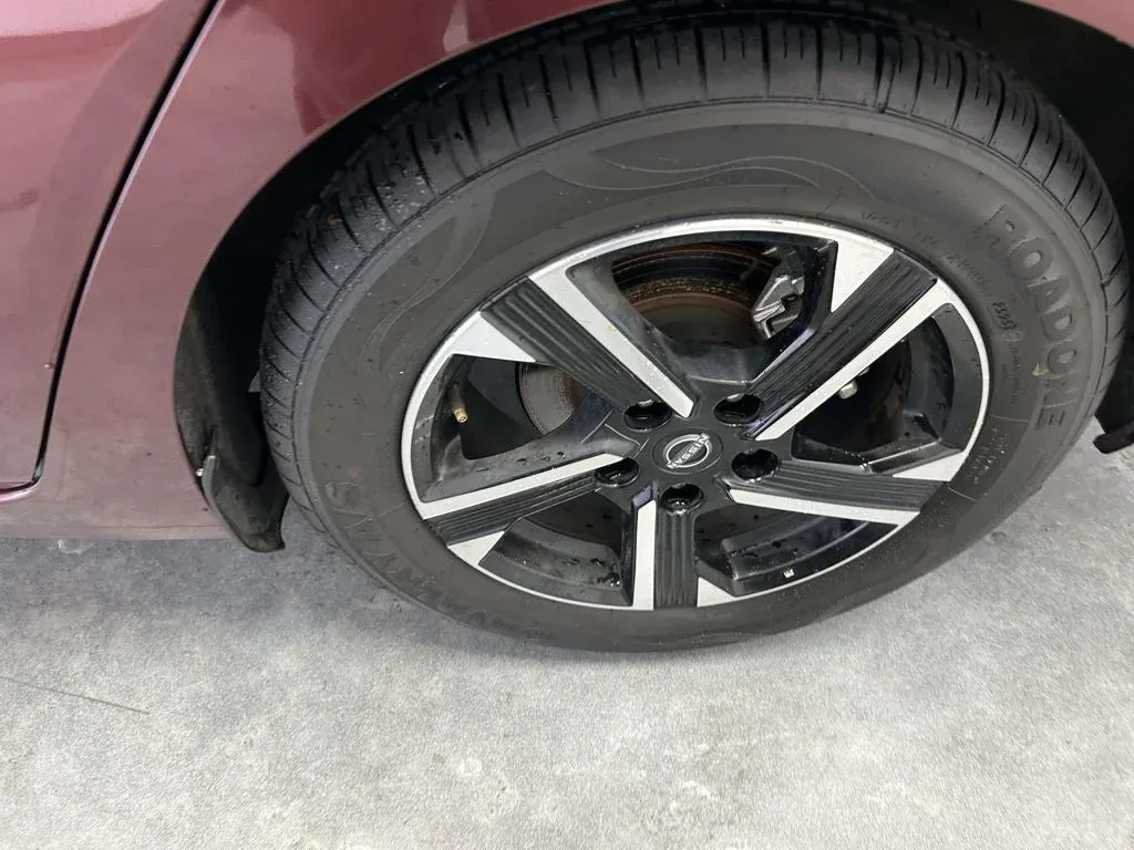 2024 Nissan Sentra SV thumbnail 9