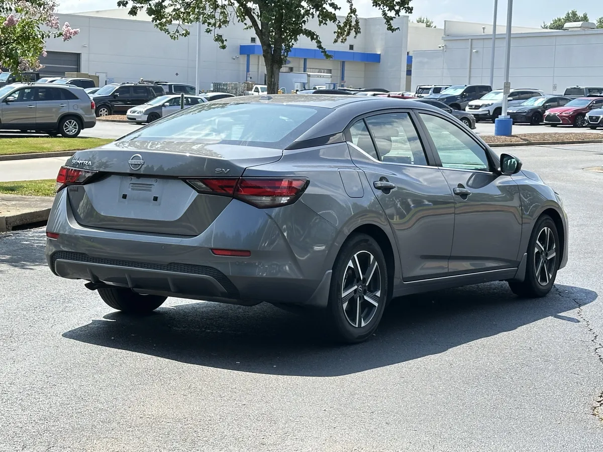 2024 Nissan Sentra SV CVT thumbnail 11