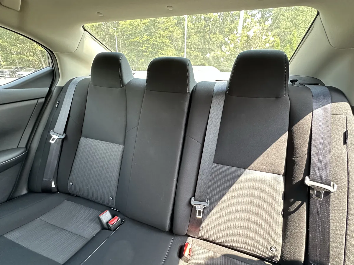 2024 Nissan Sentra SV CVT thumbnail 8