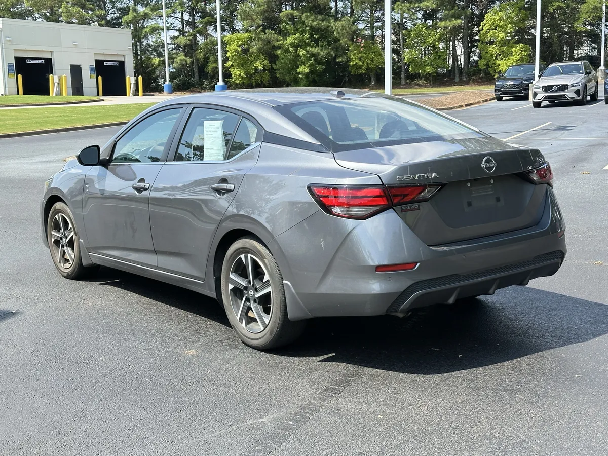 2024 Nissan Sentra SV CVT thumbnail 9