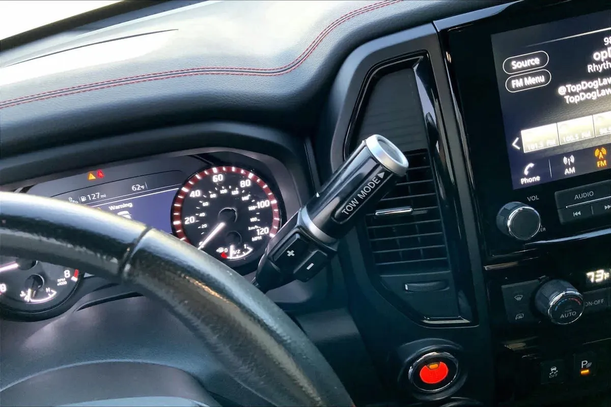2024 Nissan Titan PRO-4X thumbnail 16