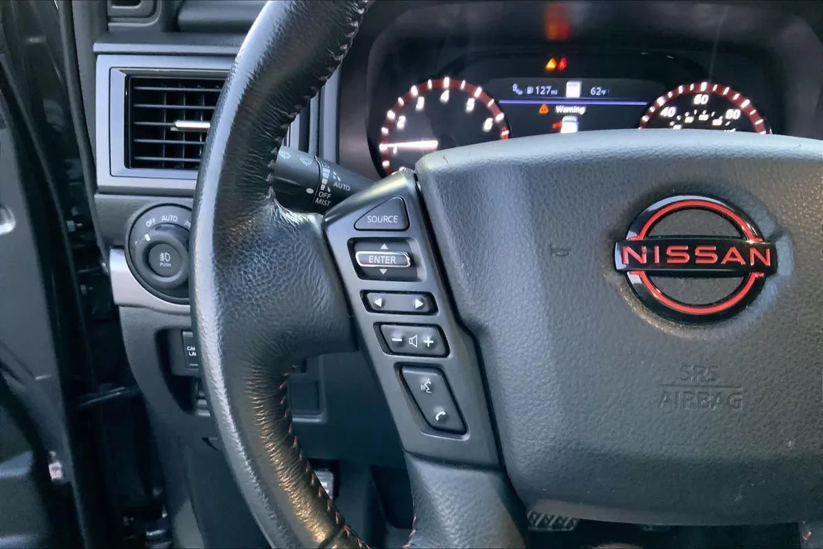 2024 Nissan Titan PRO-4X thumbnail 23