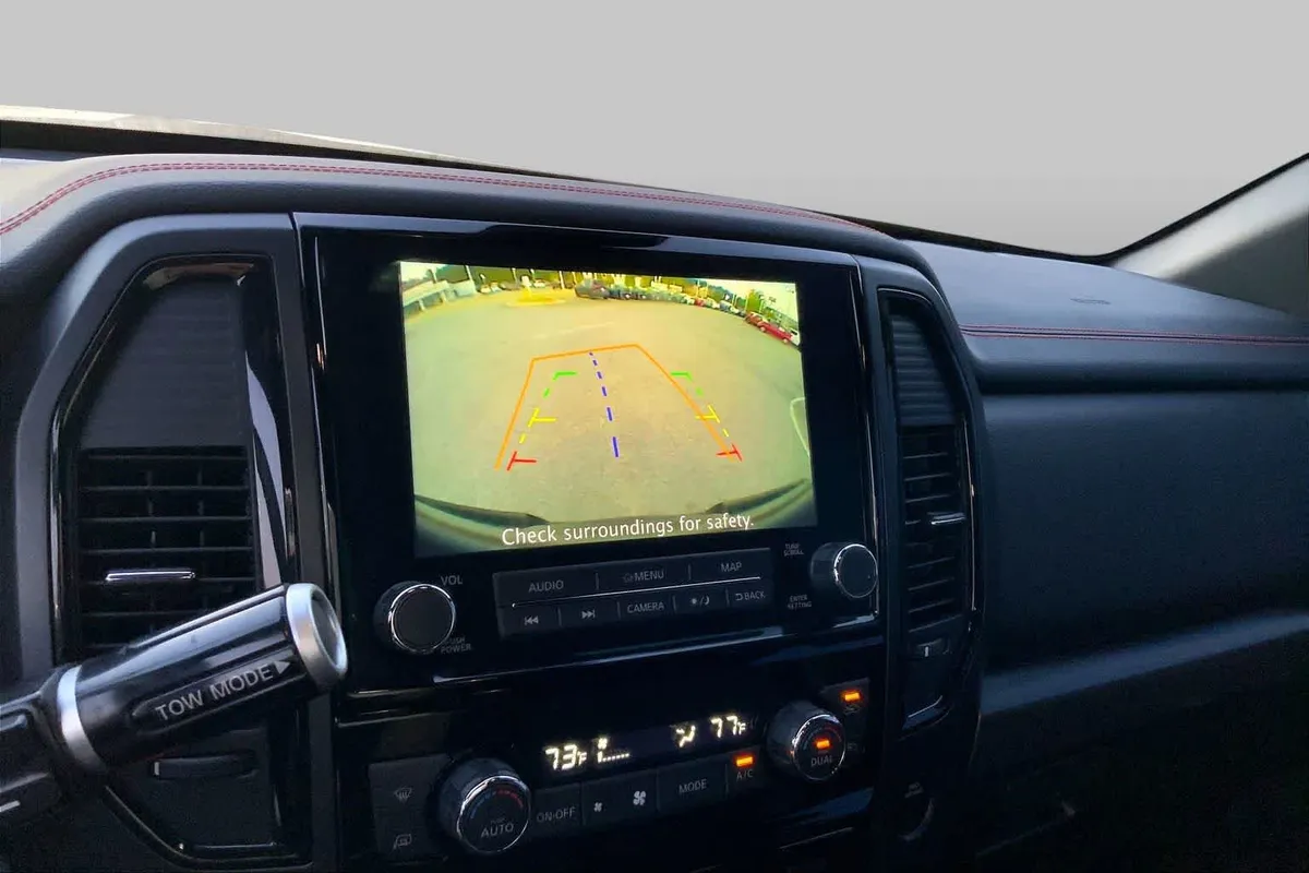2024 Nissan Titan PRO-4X thumbnail 28