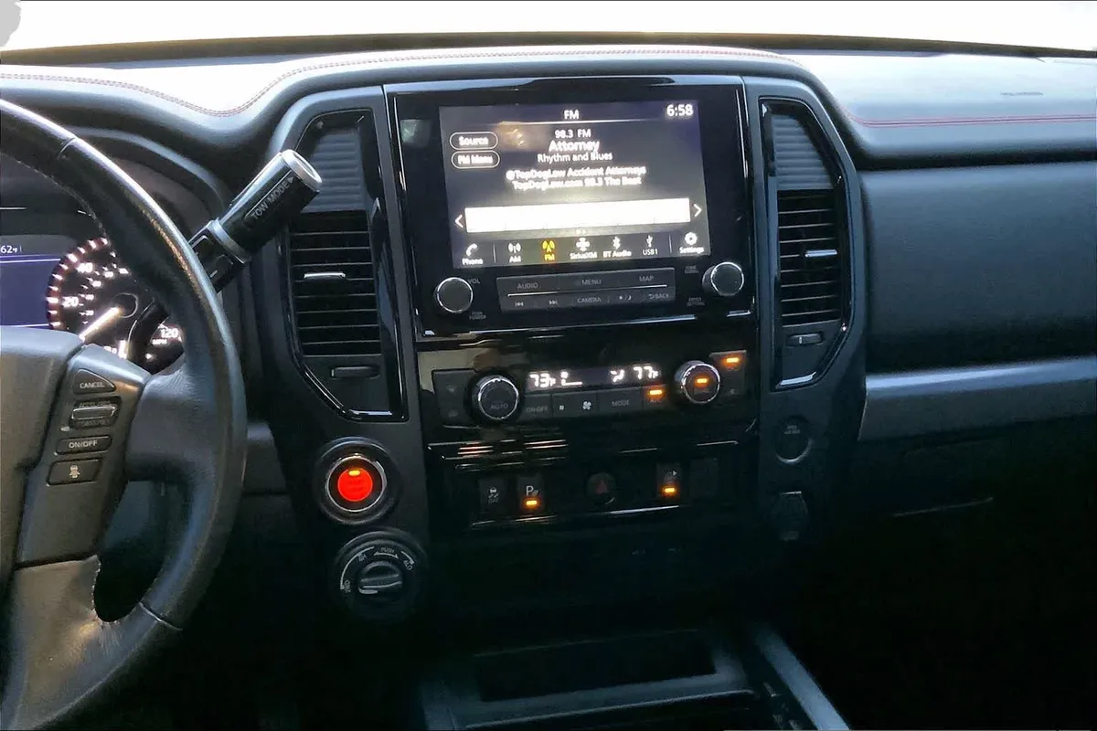 2024 Nissan Titan PRO-4X thumbnail 7