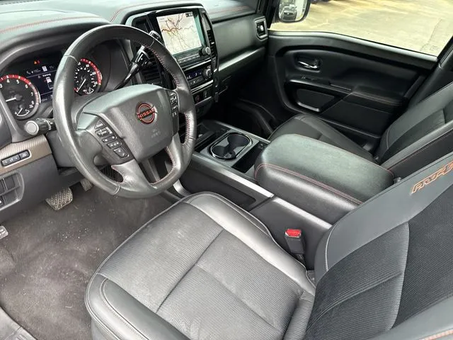 2024 Nissan Titan PRO-4X thumbnail 10