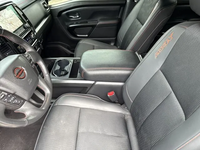 2024 Nissan Titan PRO-4X thumbnail 11