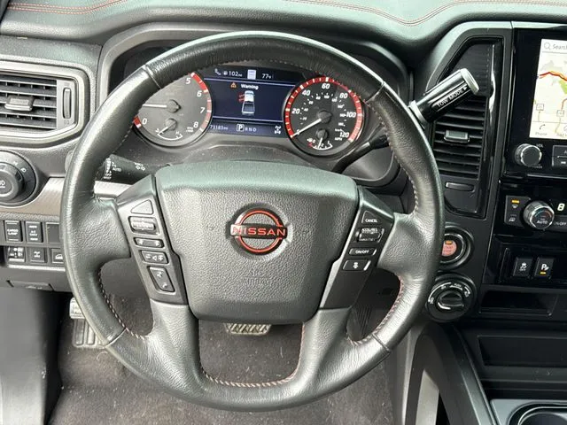 2024 Nissan Titan PRO-4X thumbnail 18