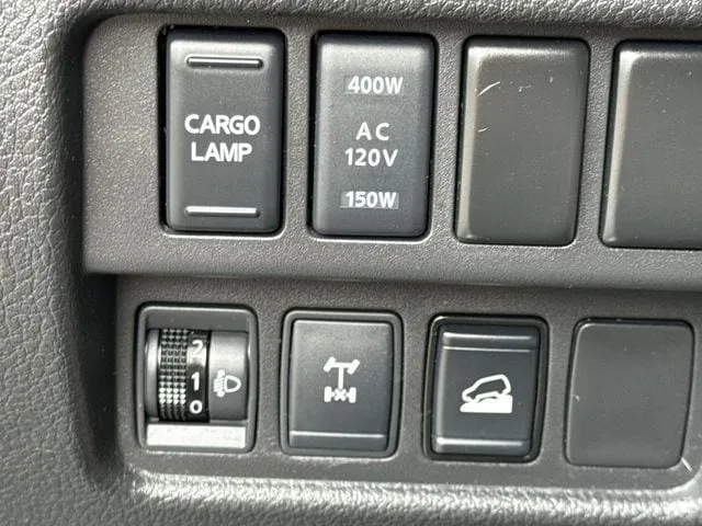 2024 Nissan Titan PRO-4X thumbnail 31