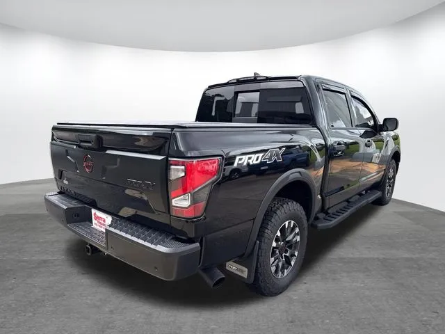 2024 Nissan Titan PRO-4X thumbnail 6