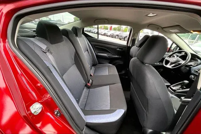2024 Nissan Versa 1.6 SV thumbnail 22