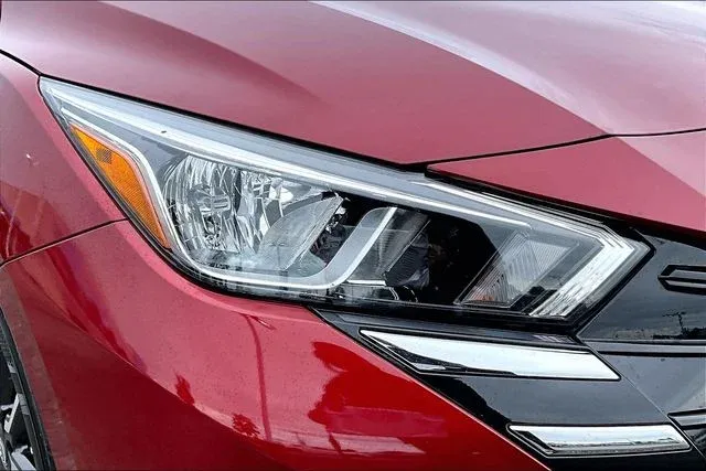 2024 Nissan Versa 1.6 SV thumbnail 29
