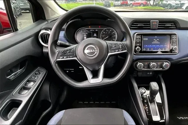 2024 Nissan Versa 1.6 SV thumbnail 8