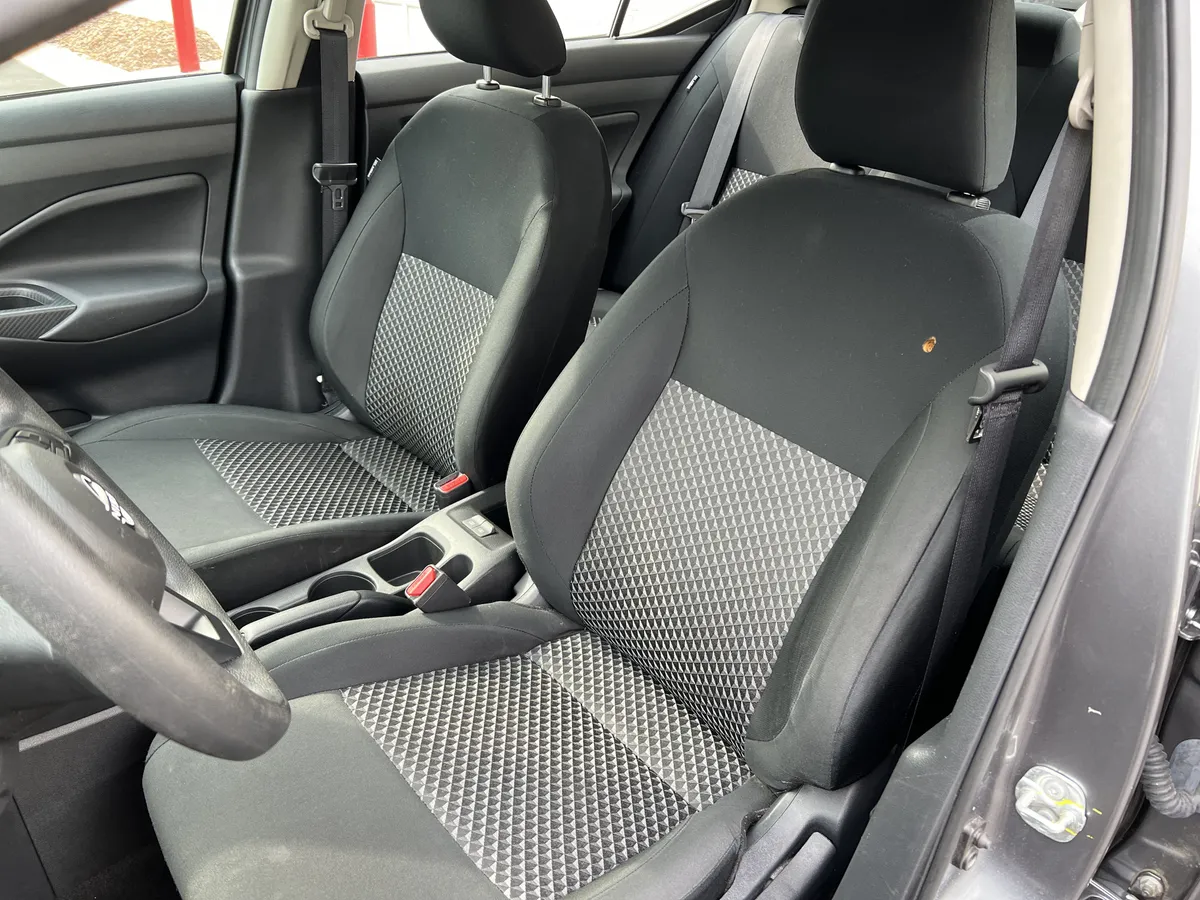 2024 Nissan Versa S thumbnail 15