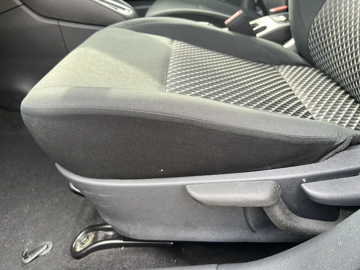 2024 Nissan Versa S thumbnail 16