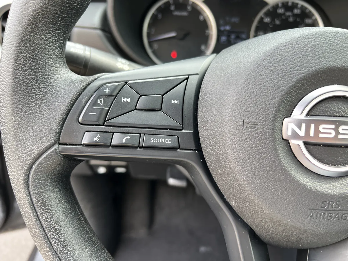 2024 Nissan Versa S thumbnail 18