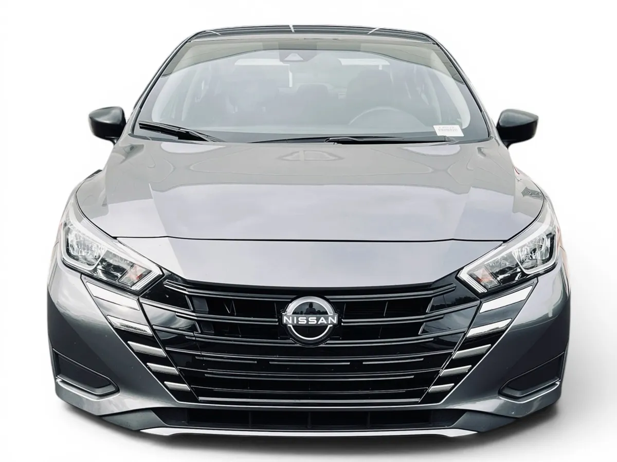 2024 Nissan Versa S thumbnail 2
