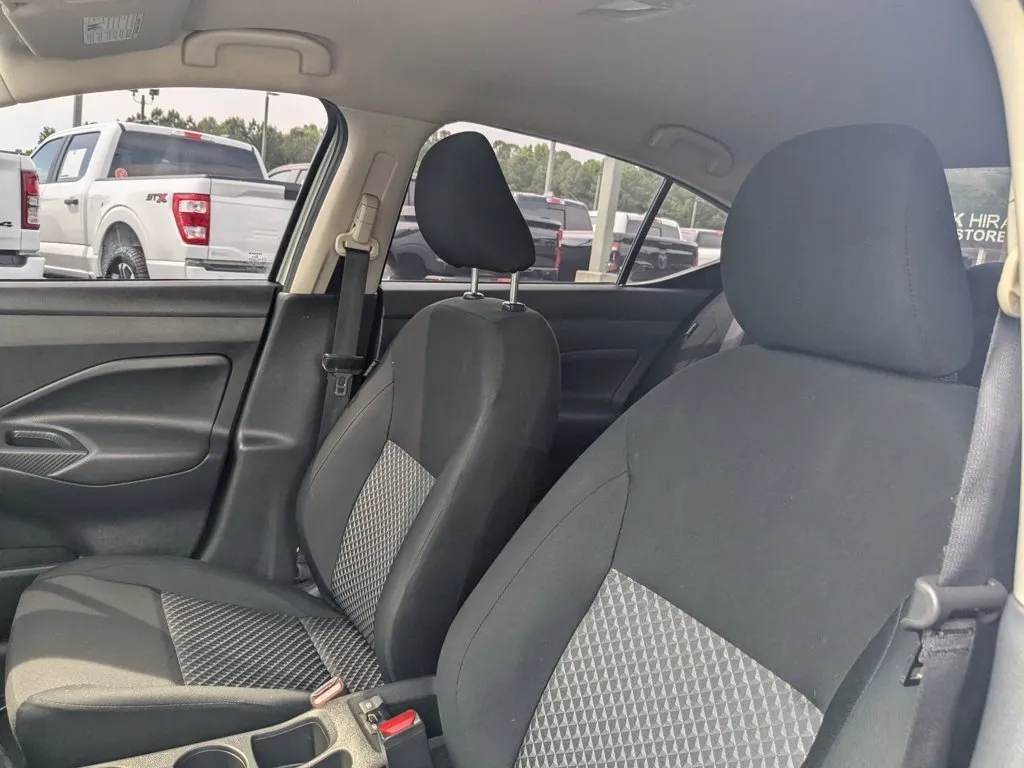 2024 Nissan Versa S thumbnail 14