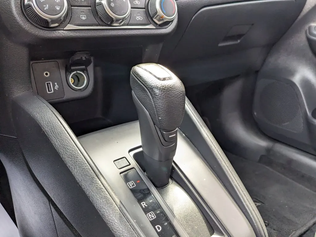 2024 Nissan Versa S thumbnail 18
