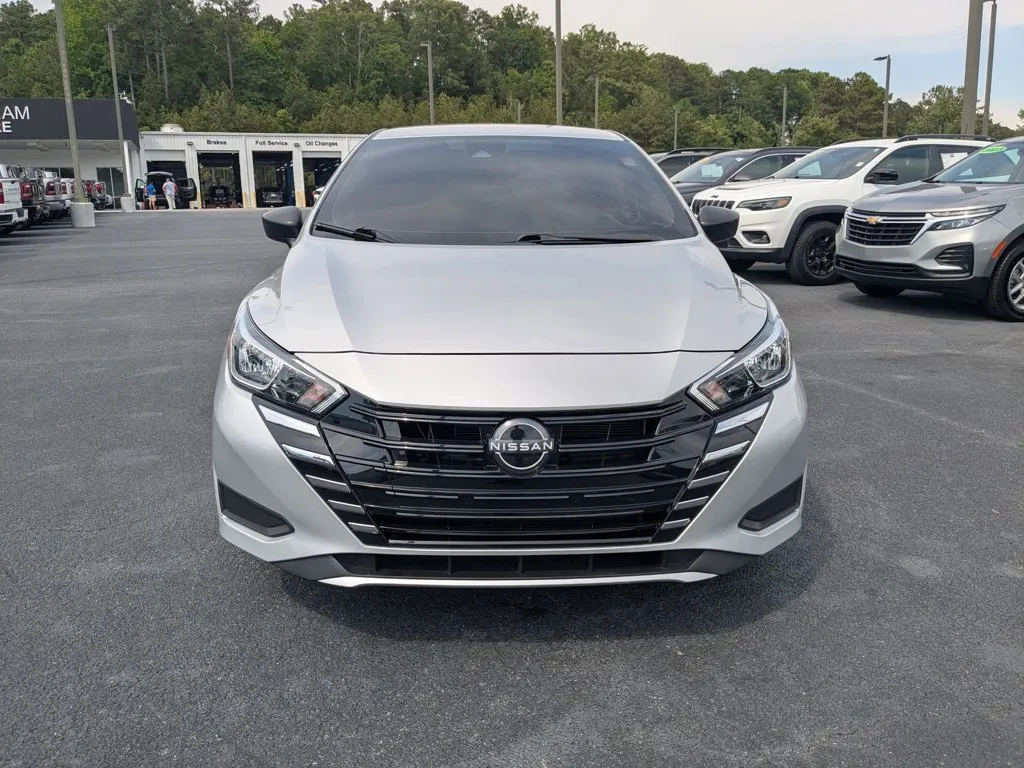 2024 Nissan Versa S thumbnail 2