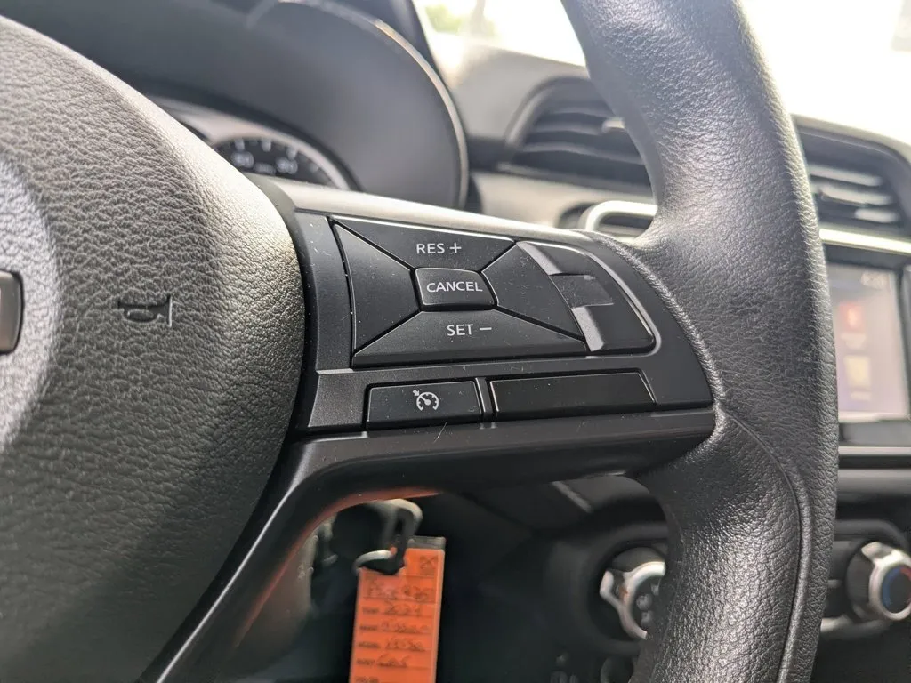 2024 Nissan Versa S thumbnail 21