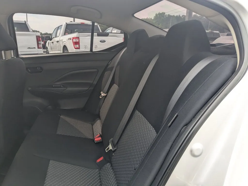 2024 Nissan Versa S thumbnail 22