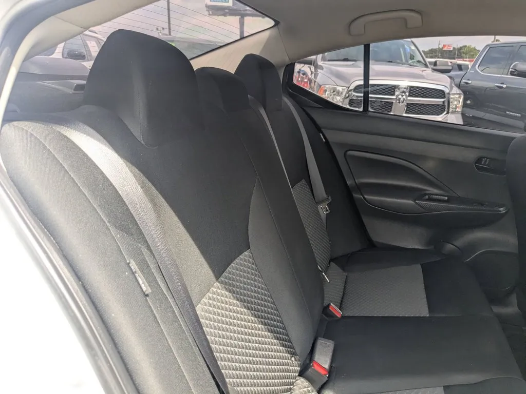 2024 Nissan Versa S thumbnail 24