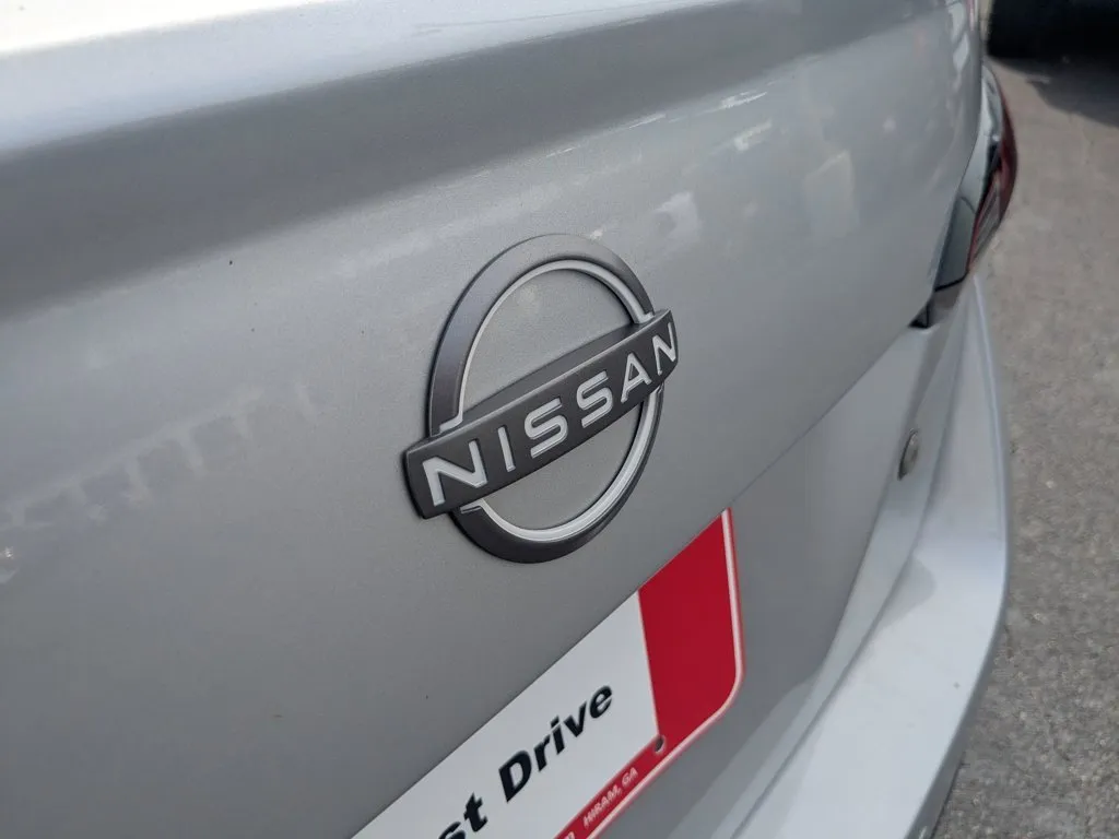 2024 Nissan Versa S thumbnail 27