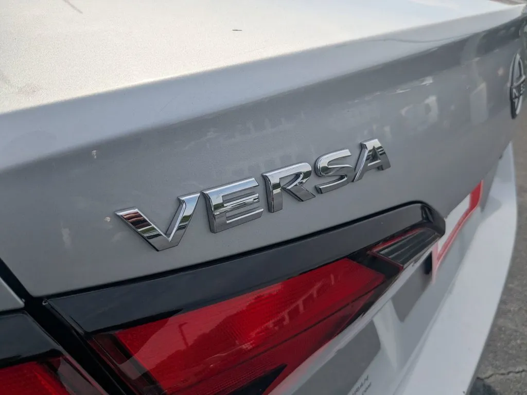 2024 Nissan Versa S thumbnail 28