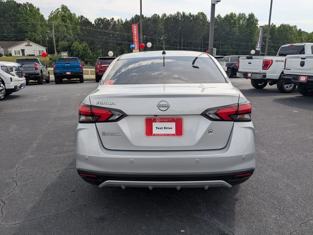 2024 Nissan Versa S thumbnail 6