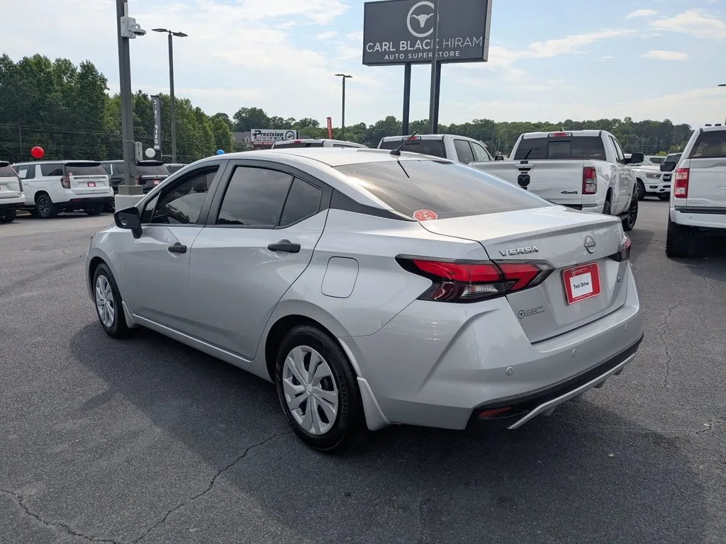 2024 Nissan Versa S thumbnail 7
