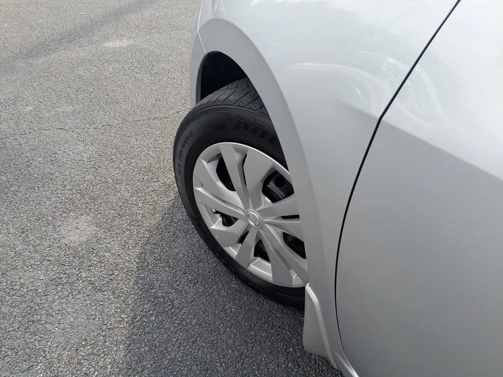 2024 Nissan Versa S thumbnail 9